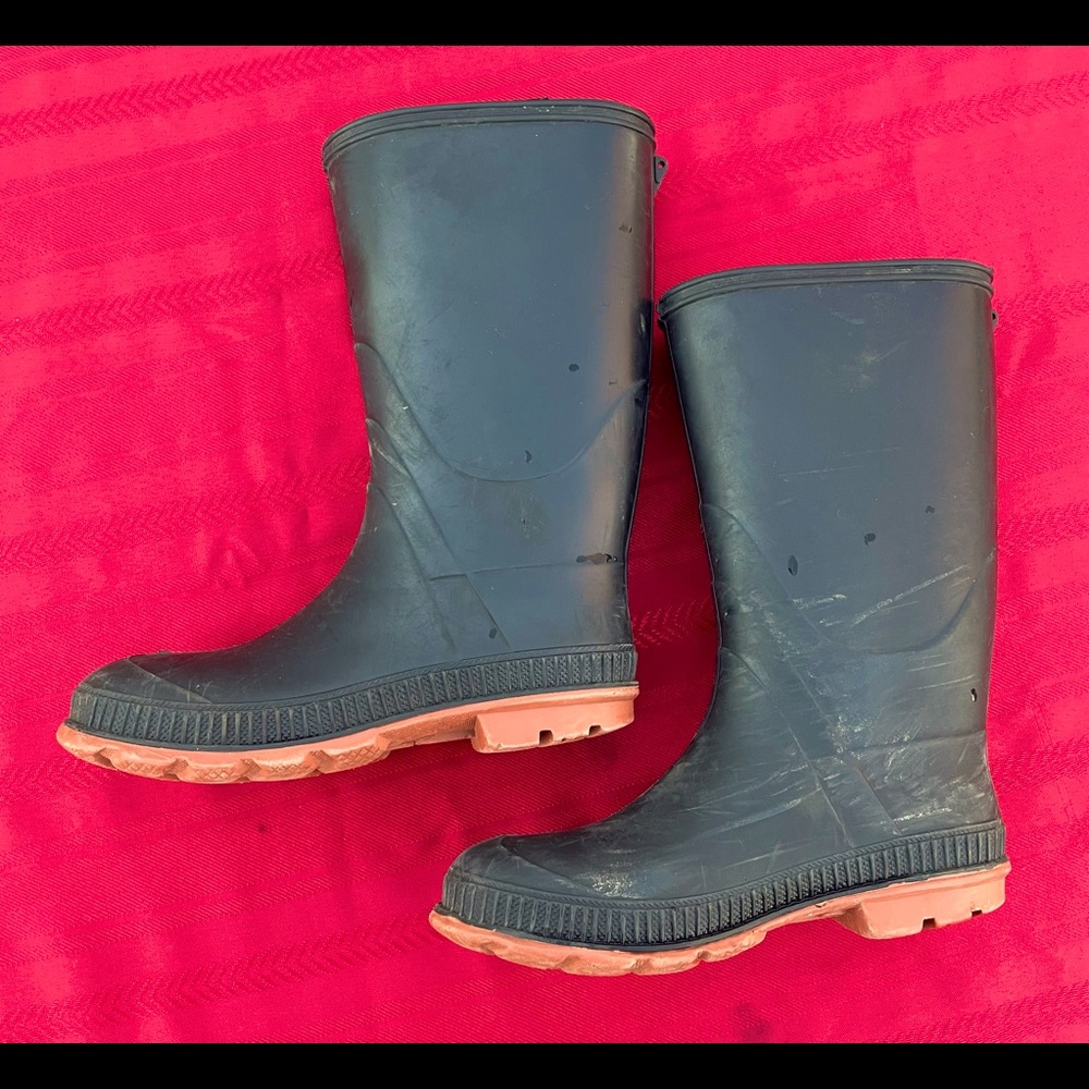 Kids rain boots/galoshes